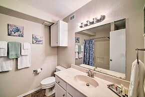 Corpus Christi Condo w/ Pool Access, Walk to Beach
