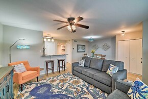 Corpus Christi Condo w/ Pool Access, Walk to Beach
