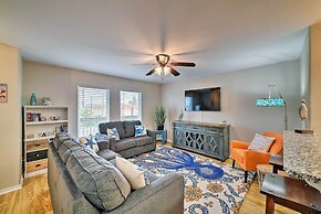 Corpus Christi Condo w/ Pool Access, Walk to Beach