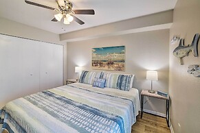 Corpus Christi Condo w/ Pool Access, Walk to Beach