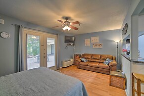 Corpus Christi Condo w/ Pool: Walk to the Beach!