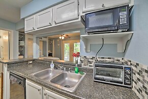 Corpus Christi Condo w/ Pool: Walk to the Beach!