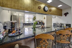 Golf Course View & Pool Access: Palm Desert Condo