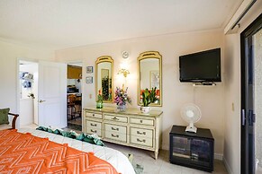 Golf Course View & Pool Access: Palm Desert Condo