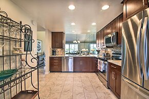 6 Mi to El Paseo: Gem w/ Pool Access!