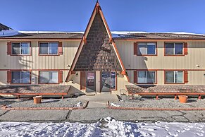 7 Mi to Keystone: Mtn-view Abode w/ Deck!