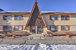 7 Mi to Keystone: Mtn-view Abode w/ Deck!