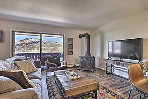 7 Mi to Keystone: Mtn-view Abode w/ Deck!