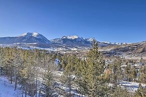 7 Mi to Keystone: Mtn-view Abode w/ Deck!