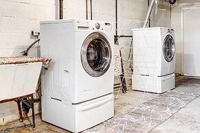 Pet-friendly Denver Home: Walk to Restaurants