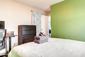 Pet-friendly Denver Home: Walk to Restaurants