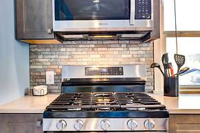 Pet-friendly Denver Home: Walk to Restaurants