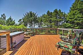 South Beach Home w/ Hot Tub, Deck - Walk to Ocean!
