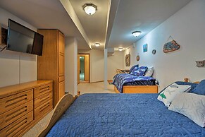 South Beach Home w/ Hot Tub, Deck - Walk to Ocean!