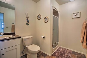 South Beach Home w/ Hot Tub, Deck - Walk to Ocean!