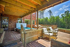 South Beach Home w/ Hot Tub, Deck - Walk to Ocean!