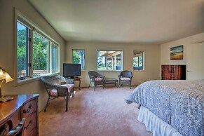 South Beach Home w/ Hot Tub, Deck - Walk to Ocean!