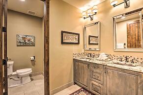 Walk to Lift: Luxe Villa w/ Hot Tub in Copper Mtn