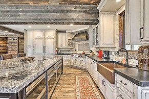 Walk to Lift: Luxe Villa w/ Hot Tub in Copper Mtn