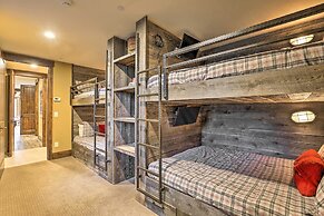 Walk to Lift: Luxe Villa w/ Hot Tub in Copper Mtn