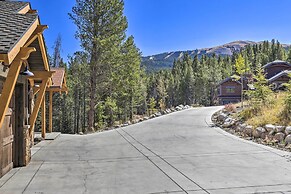 Walk to Lift: Luxe Villa w/ Hot Tub in Copper Mtn