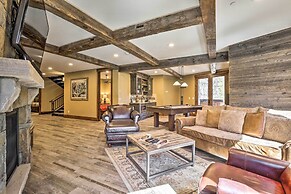 Walk to Lift: Luxe Villa w/ Hot Tub in Copper Mtn