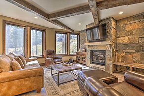 Walk to Lift: Luxe Villa w/ Hot Tub in Copper Mtn