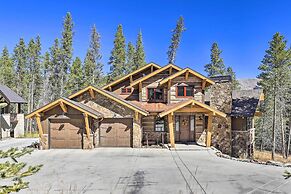 Walk to Lift: Luxe Villa w/ Hot Tub in Copper Mtn