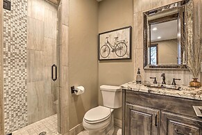 Walk to Lift: Luxe Villa w/ Hot Tub in Copper Mtn