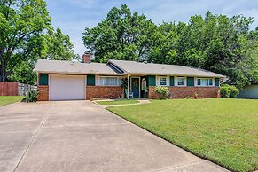 Norman Home w/ Yard, Walk to Park & OU Campus!