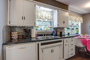 Norman Home w/ Yard, Walk to Park & OU Campus!