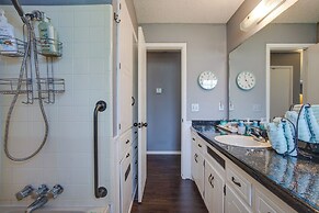 Norman Home w/ Yard, Walk to Park & OU Campus!