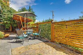 Seattle Garden Apt: Walk to Water & Amenities!