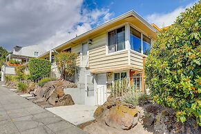 Seattle Garden Apt: Walk to Water & Amenities!