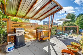 Seattle Garden Apt: Walk to Water & Amenities!