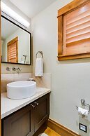 Downtown Breckenridge Cottage: Walk to Main St!