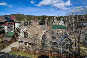 Downtown Breckenridge Cottage: Walk to Main St!