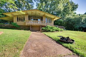 Tranquil Mid-century Modern Cottage w/ Forest View