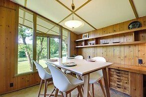 Tranquil Mid-century Modern Cottage w/ Forest View