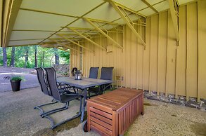 Tranquil Mid-century Modern Cottage w/ Forest View