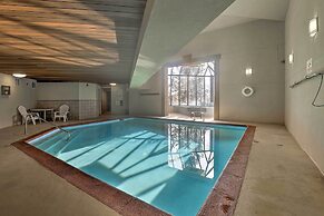 Mtn Views & Hot Tub Access: Lake Dillon Retreat