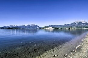 Mtn Views & Hot Tub Access: Lake Dillon Retreat