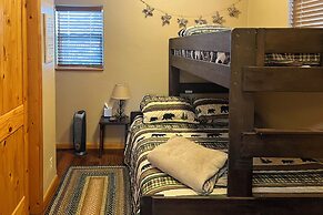 Red Lodge Retreat w/ Hot Tub: 3 Blocks to Downtown