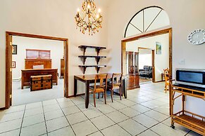 Albuquerque Home w/ Spacious Yard & Fire Pit!