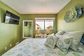 Resort Condo w/ Beach Access on Anna Maria Island!