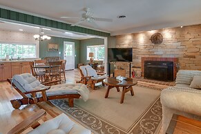 Waterfront Annapolis Home: Fire Pit & Fishing Pier
