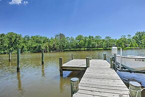 Waterfront Annapolis Home: Fire Pit & Fishing Pier