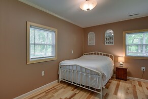 Waterfront Annapolis Home: Fire Pit & Fishing Pier