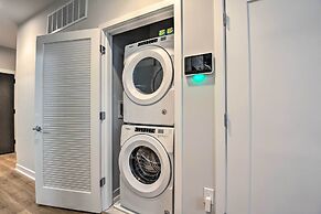 Chic Condo w/ Balcony in the Heart of Annapolis!