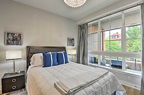 Chic Condo w/ Balcony in the Heart of Annapolis!